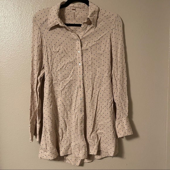 FREE PEOPLE This Town Polka Dot Button Up Tunic - Picture 2 of 5